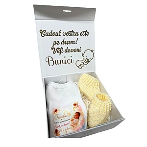 Cutie Cadou Anunț Sarcină pentru Bunici, Veți Deveni Bunici, Body Personalizat și Botoșei Croșetați, Cadou Emoționant pentru Viitorii Bunici