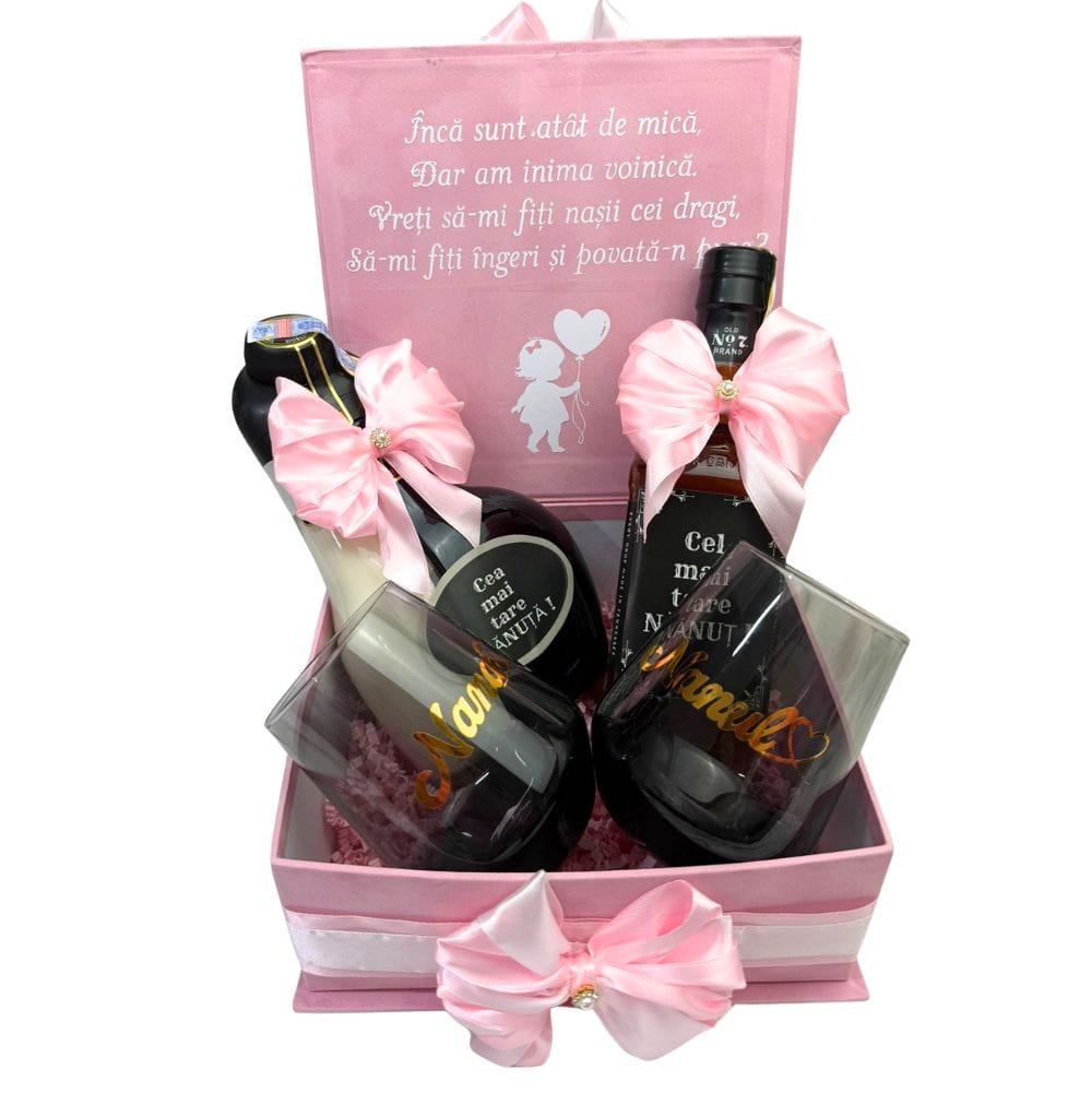 Set cerere nași botez roz, cutie premium catifea, 2 pahare fumurii personalizate și 2 sticle decorate, cadou pentru viitorii nași