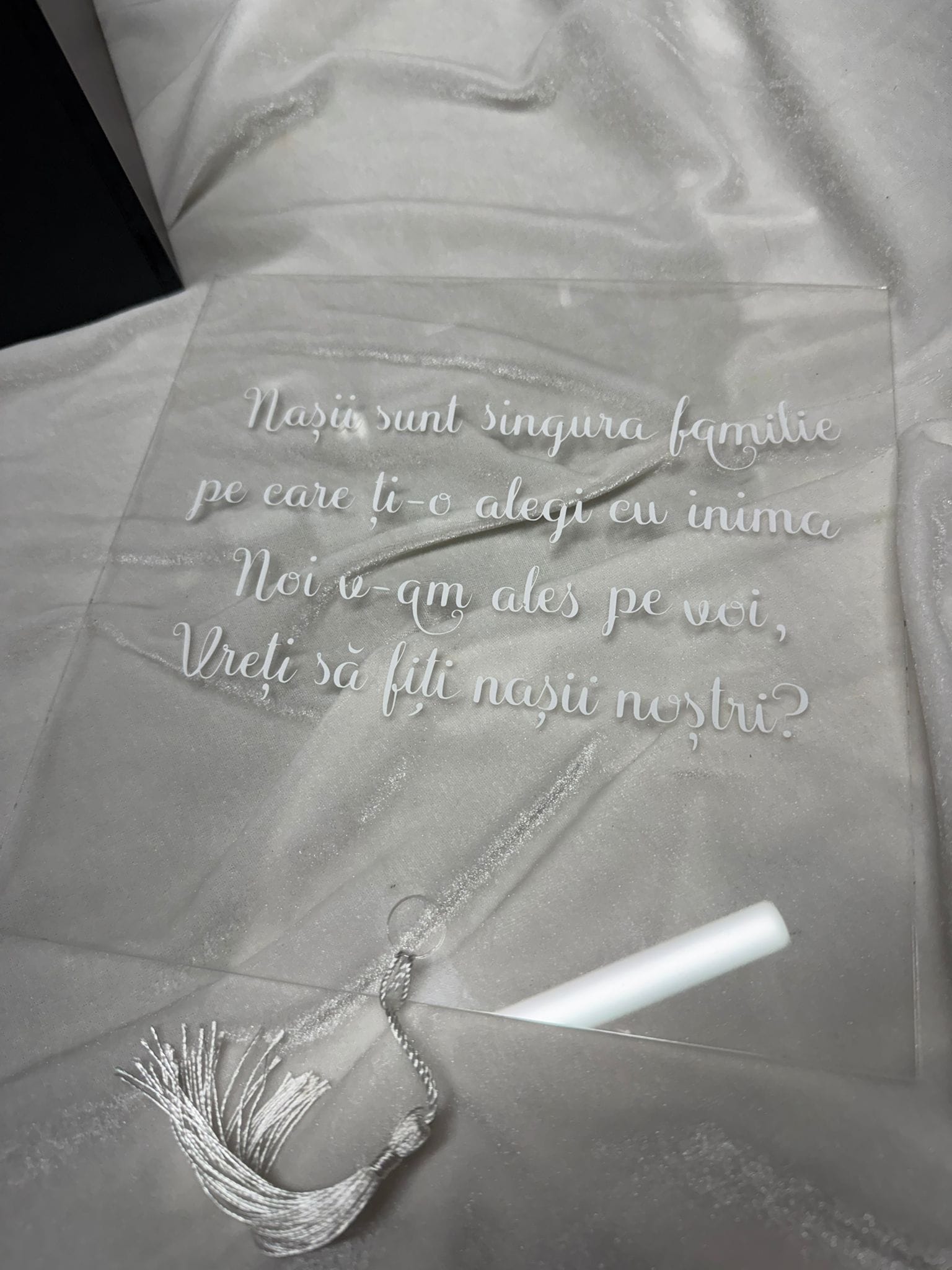 Set cerere nași cu flori decorative și sticlă personalizată – cutie cadou elegantă pentru nașii de cununie - imagine 2