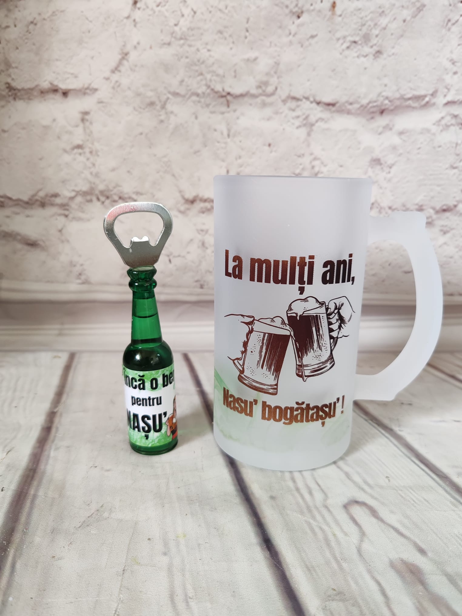 Halbă și desfăcător bere personalizate pentru nașul, la mulți ani nașul bogătașul