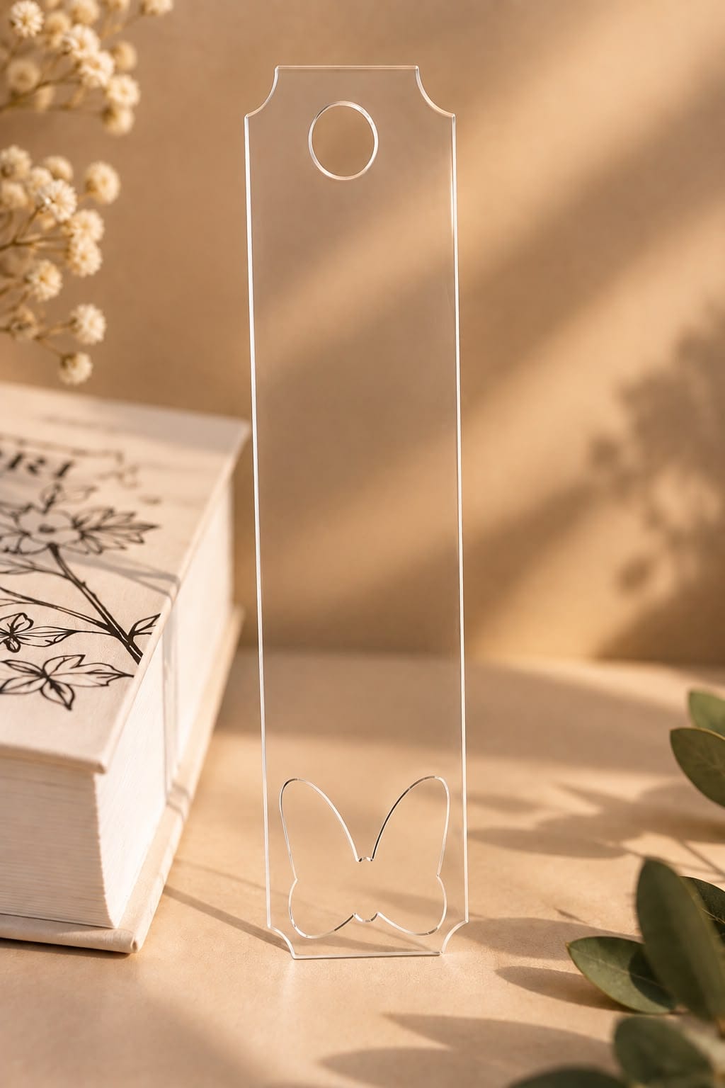 Semn de carte blank din plexiglas transparent cu decupaj fluture – 5 × 21 cm, 2 mm