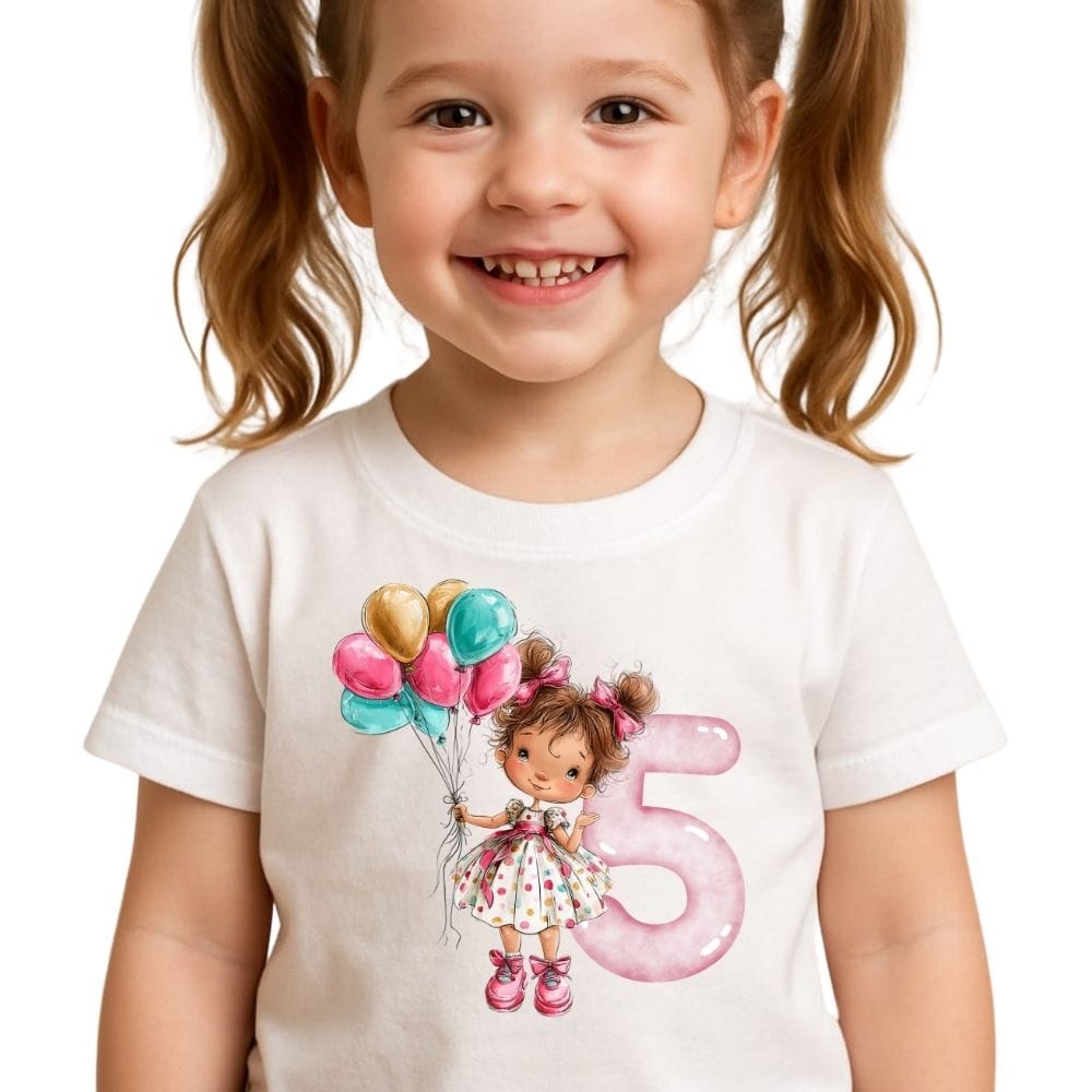 Tricou aniversar fetiță 5 ani, model fetiță cu baloane și cifra 5, alb