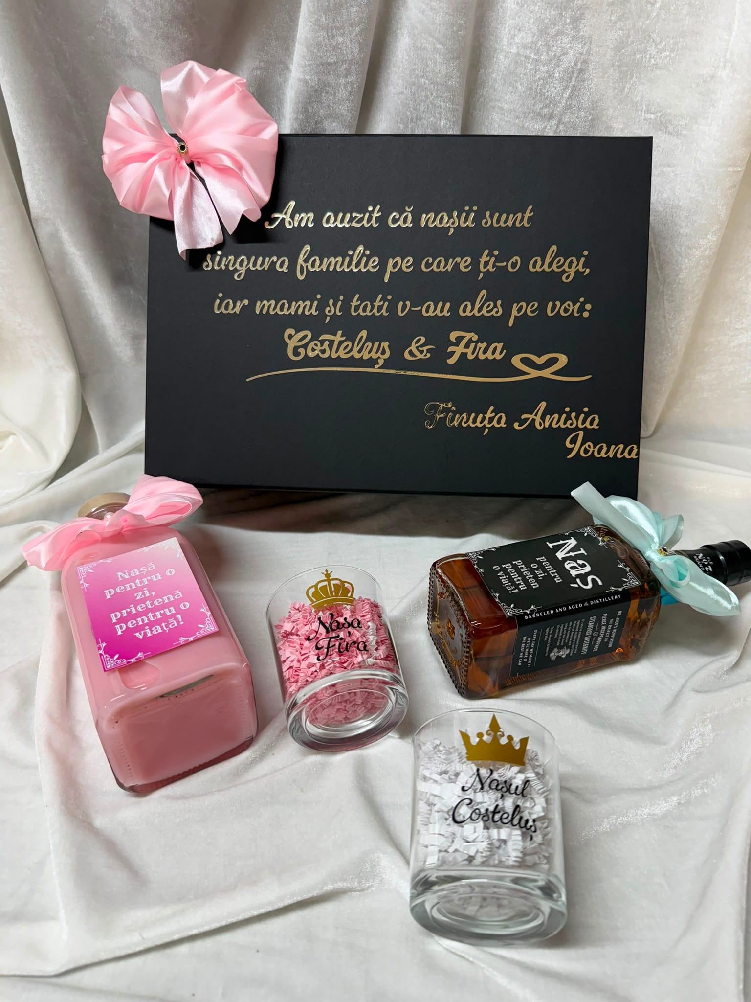 Set cadou personalizat pentru nași de botez, cutie premium cu 2 băuturi și 2 pahare personalizate - imagine 7
