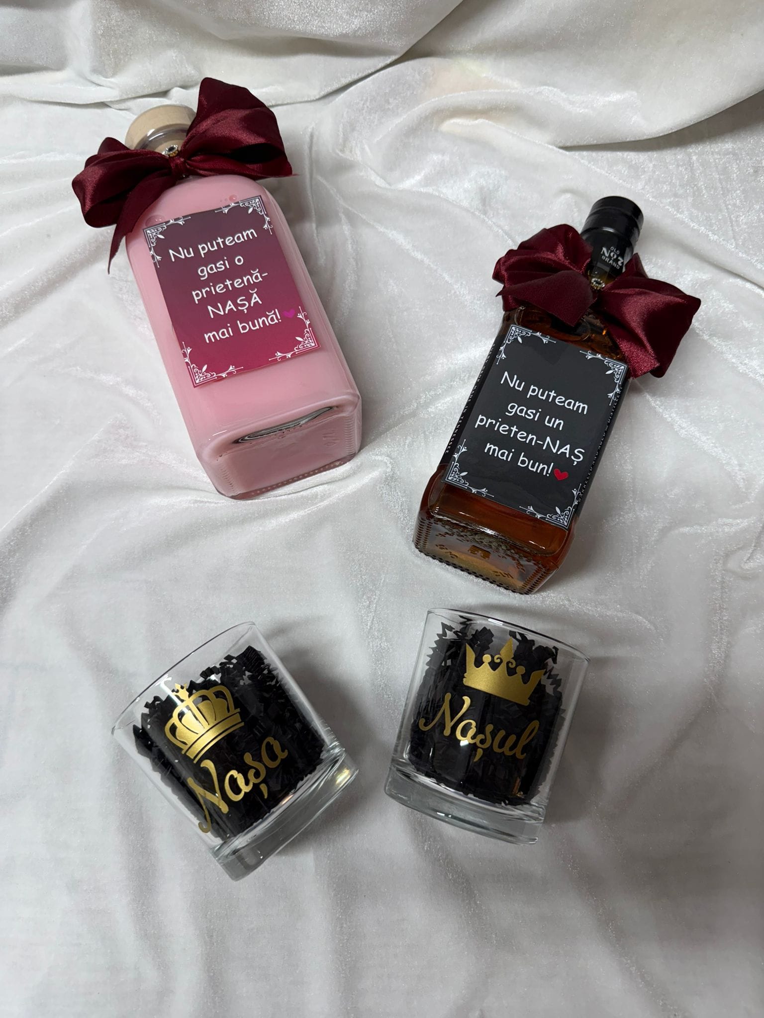Set cerere nași cununie personalizat Model 64, cutie premium cu placă acrilică, 2 băuturi și 2 pahare - imagine 7
